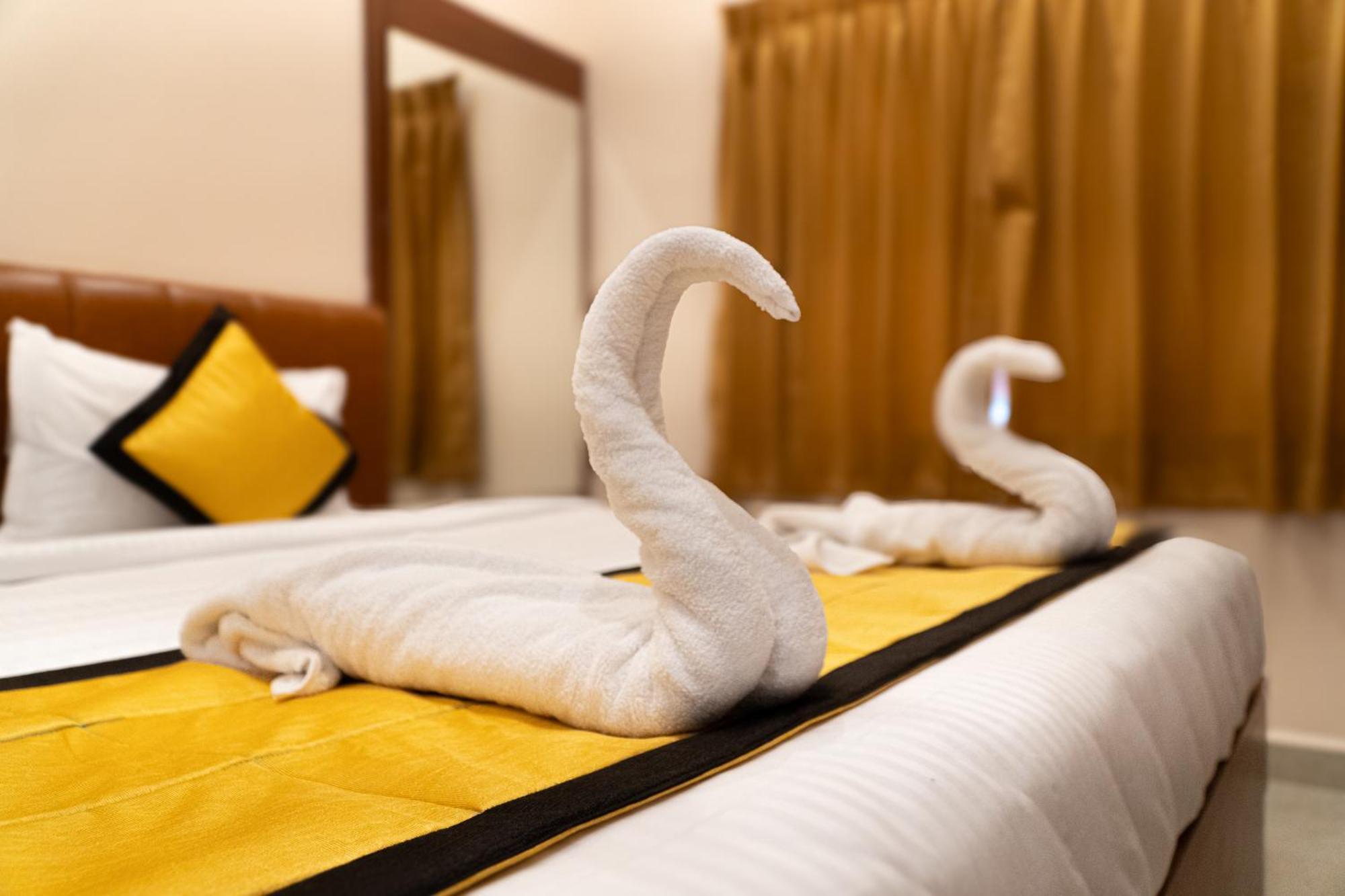 Uj Pallazzio - Business Class Luxury Hotel Tiruvannāmalai Exteriör bild