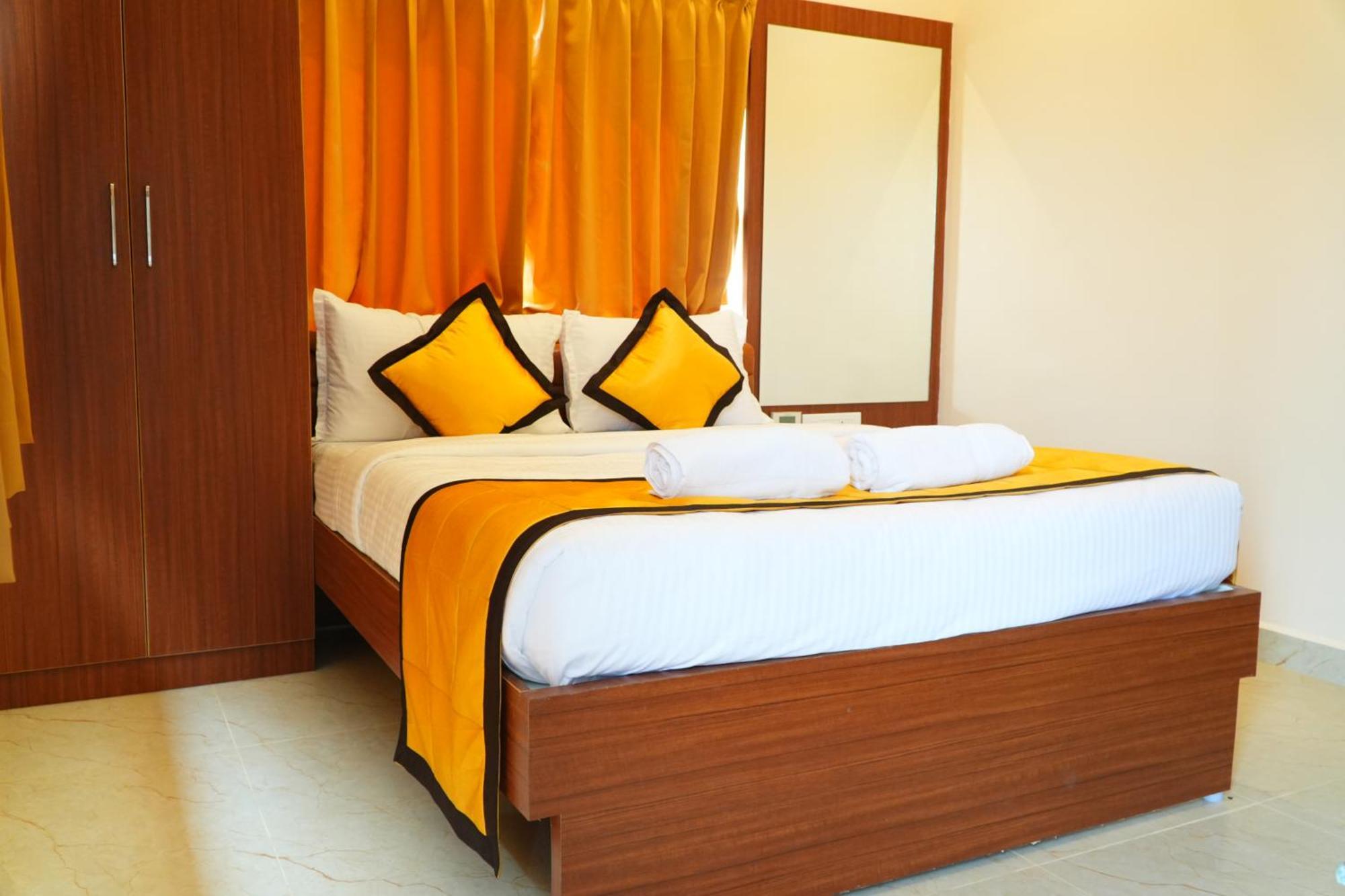 Uj Pallazzio - Business Class Luxury Hotel Tiruvannāmalai Exteriör bild