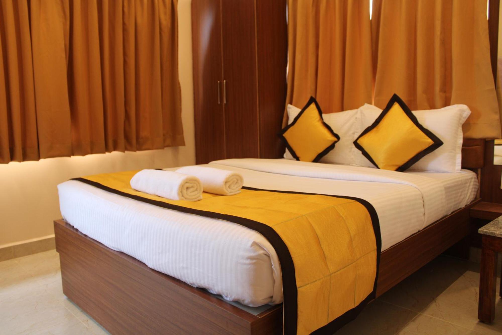 Uj Pallazzio - Business Class Luxury Hotel Tiruvannāmalai Exteriör bild