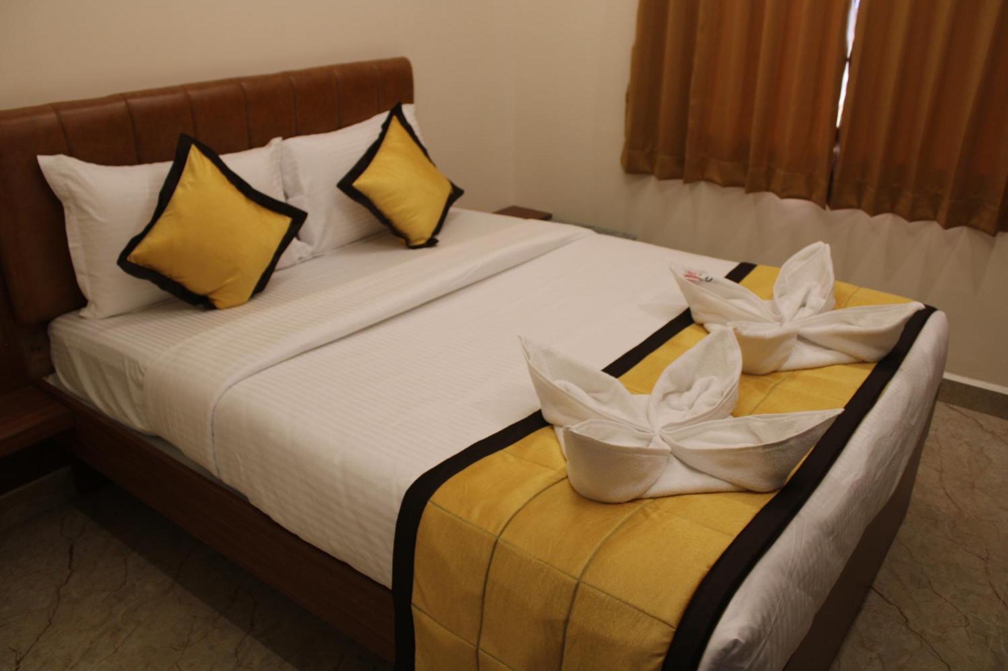 Uj Pallazzio - Business Class Luxury Hotel Tiruvannāmalai Exteriör bild