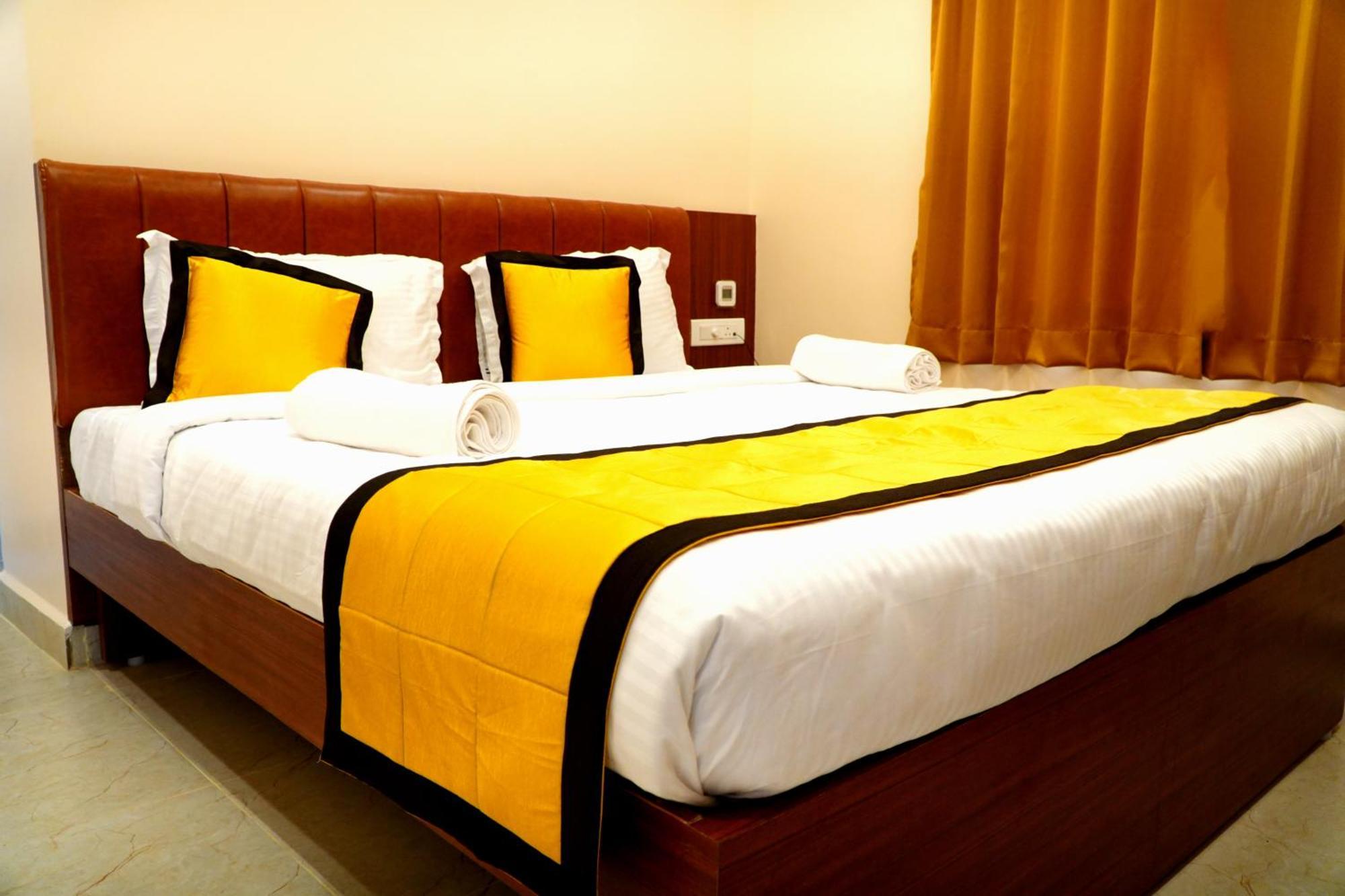 Uj Pallazzio - Business Class Luxury Hotel Tiruvannāmalai Exteriör bild