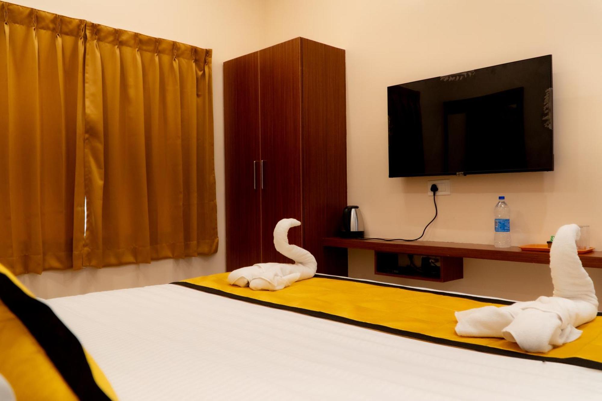 Uj Pallazzio - Business Class Luxury Hotel Tiruvannāmalai Exteriör bild