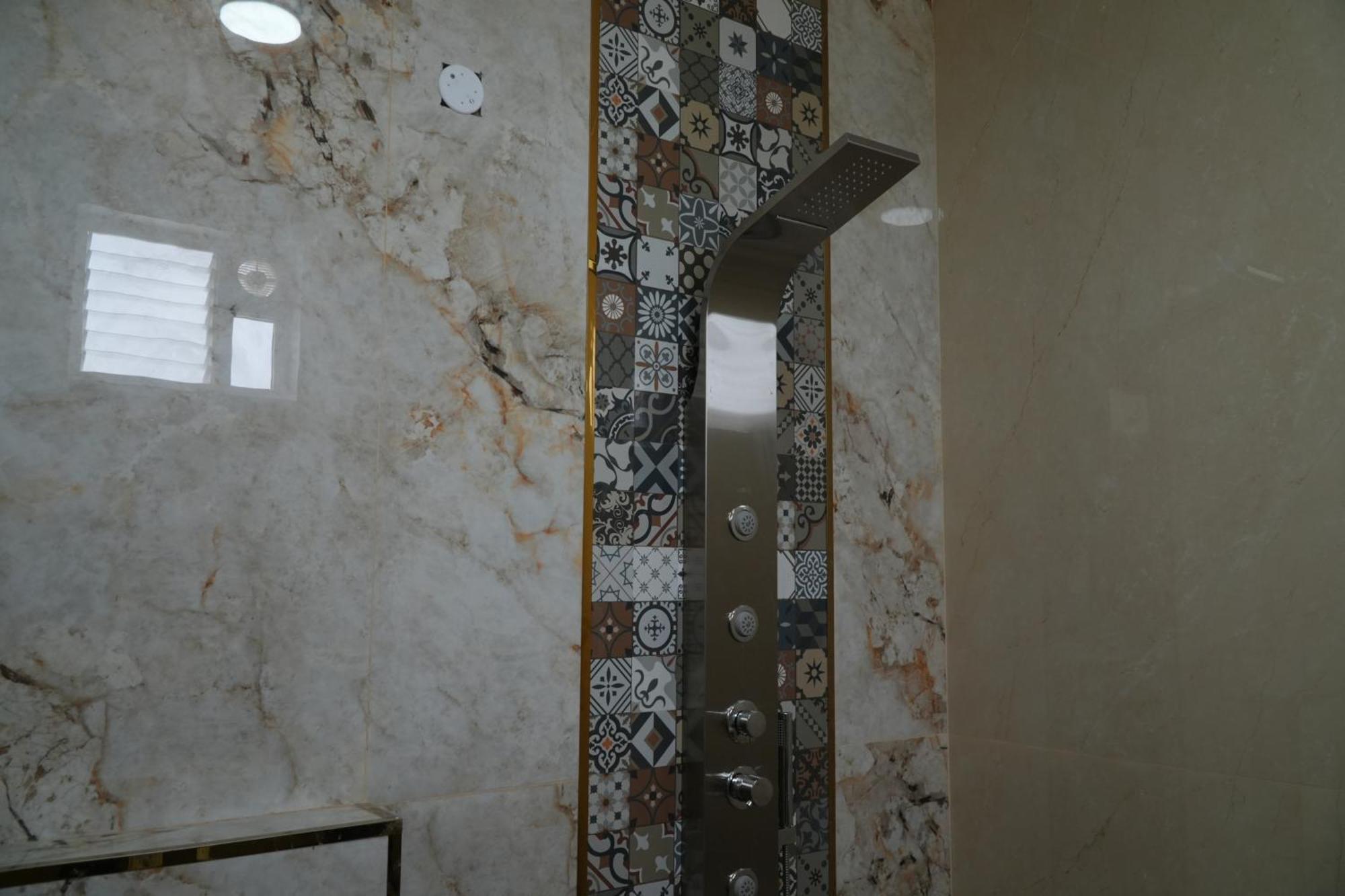 Uj Pallazzio - Business Class Luxury Hotel Tiruvannāmalai Exteriör bild