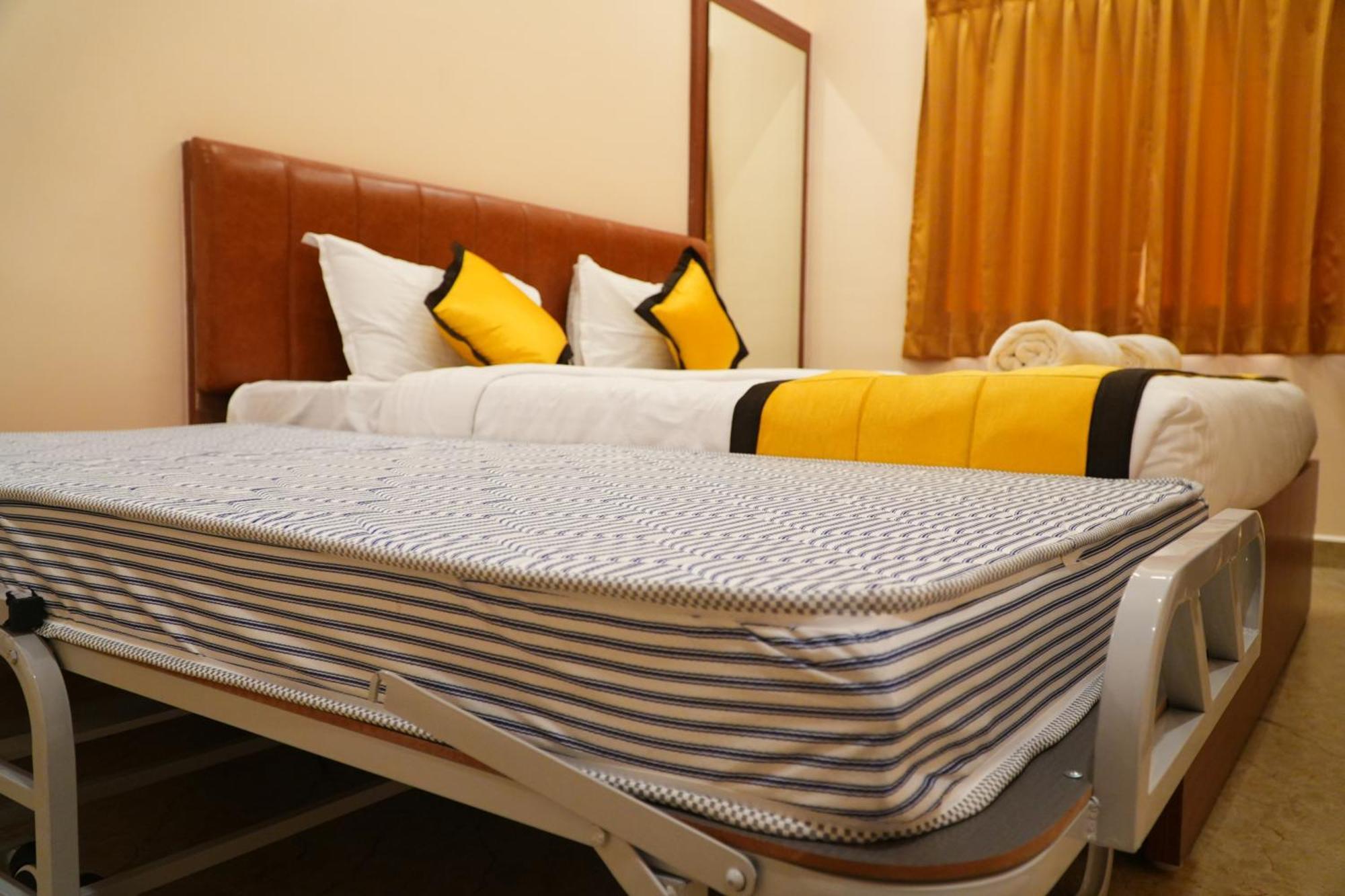 Uj Pallazzio - Business Class Luxury Hotel Tiruvannāmalai Exteriör bild