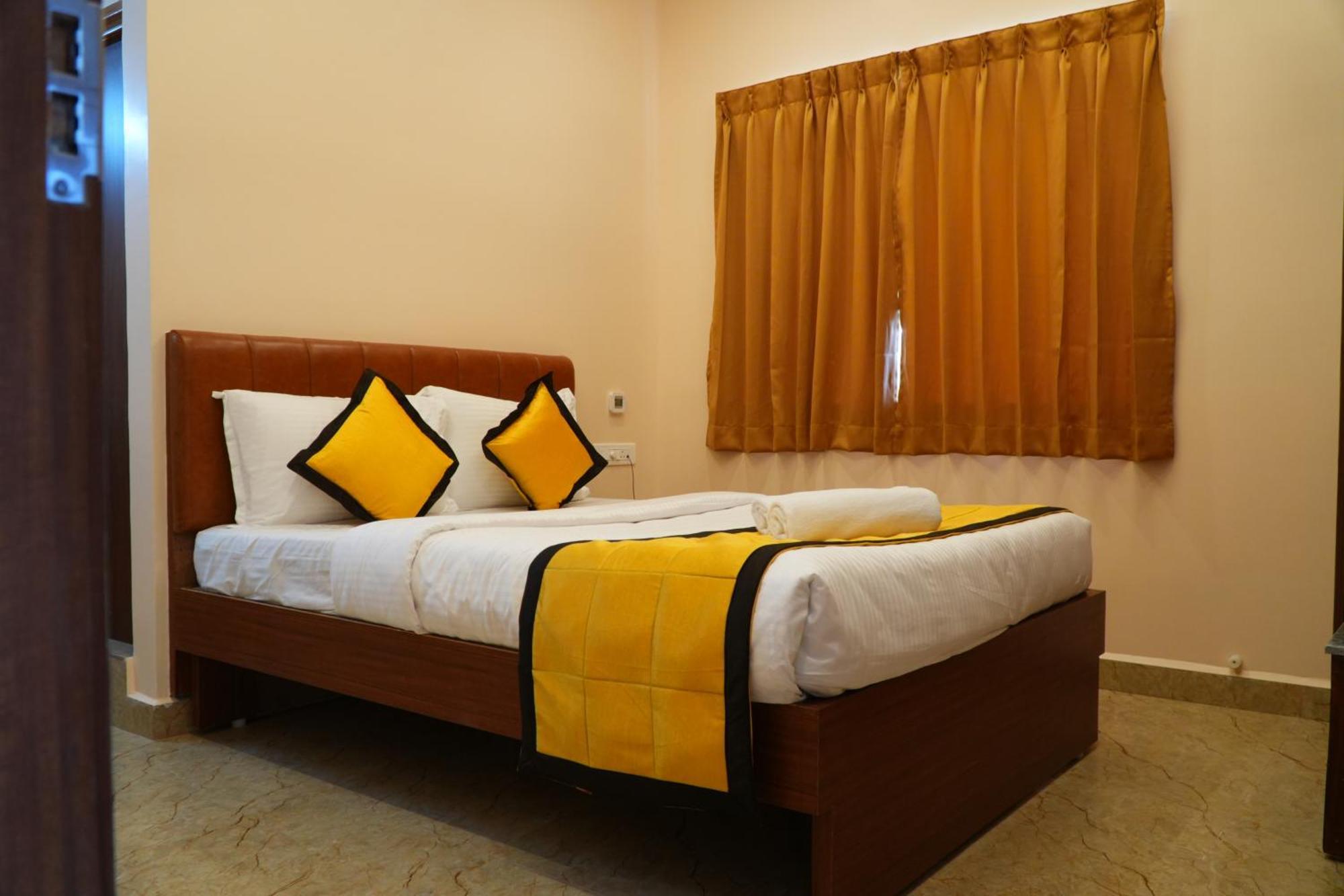Uj Pallazzio - Business Class Luxury Hotel Tiruvannāmalai Exteriör bild