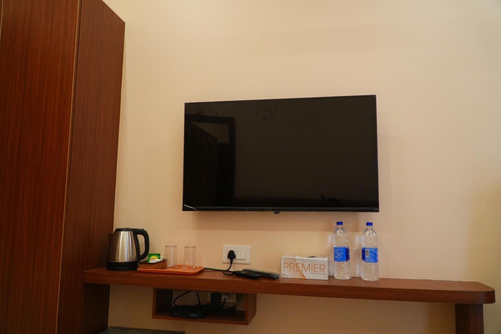 Uj Pallazzio - Business Class Luxury Hotel Tiruvannāmalai Exteriör bild