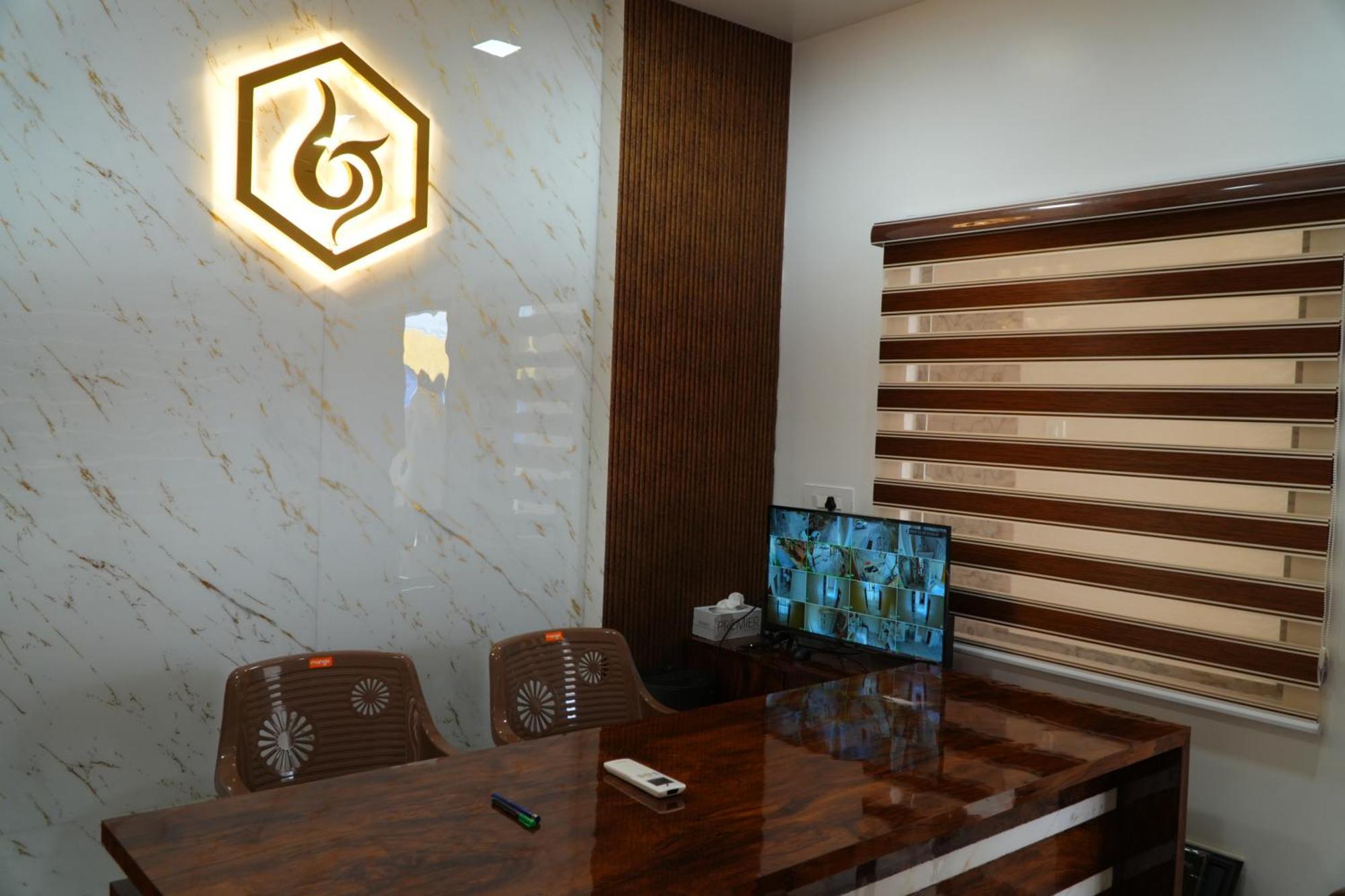 Uj Pallazzio - Business Class Luxury Hotel Tiruvannāmalai Exteriör bild