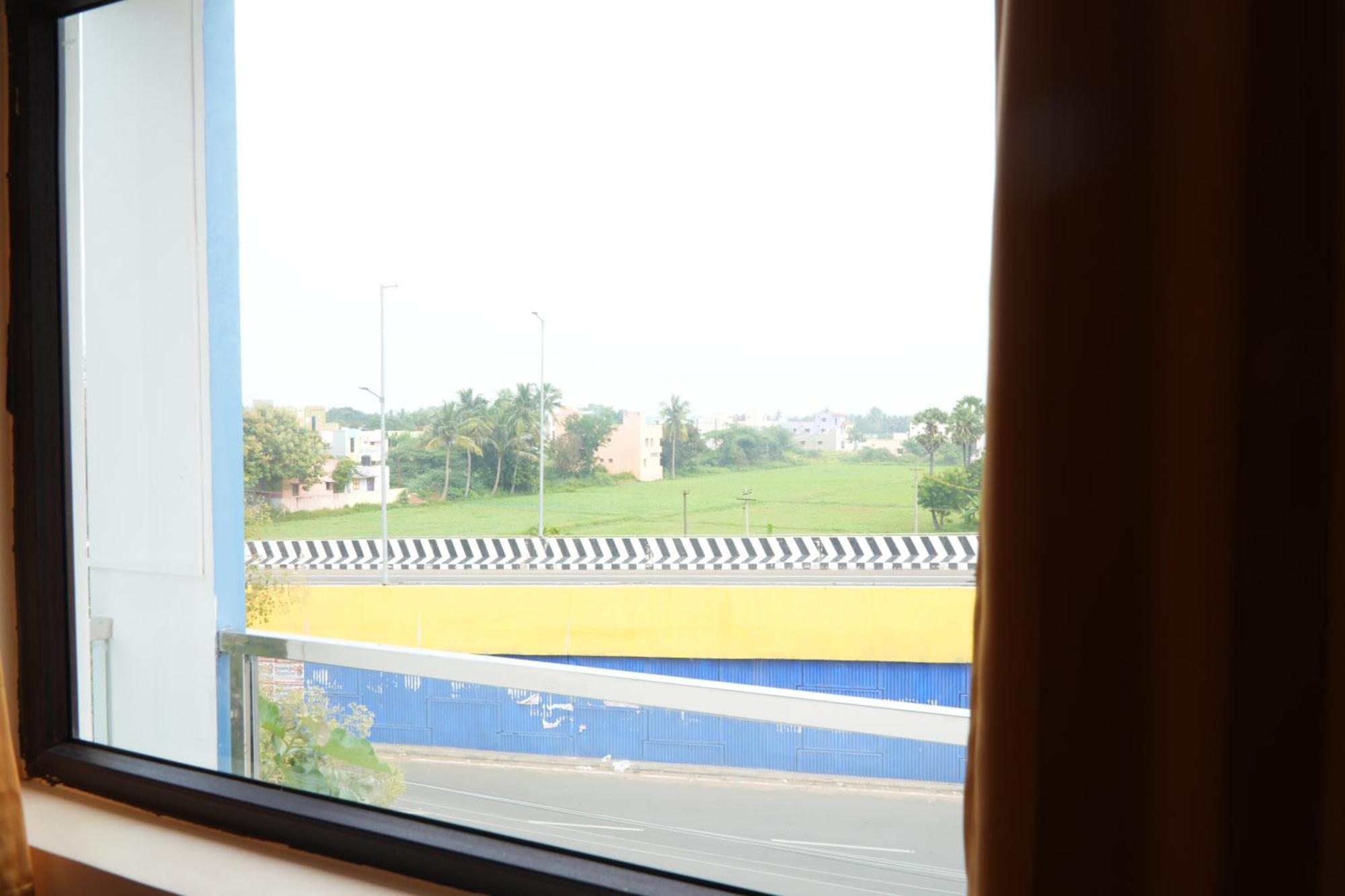 Uj Pallazzio - Business Class Luxury Hotel Tiruvannāmalai Exteriör bild