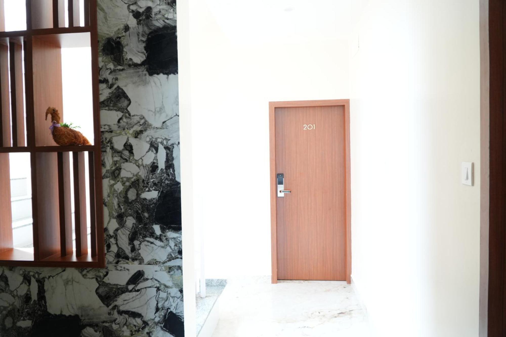 Uj Pallazzio - Business Class Luxury Hotel Tiruvannāmalai Exteriör bild